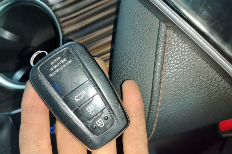 Used Toyota Camry 2018 2.0G Luxury Edition Interior 1