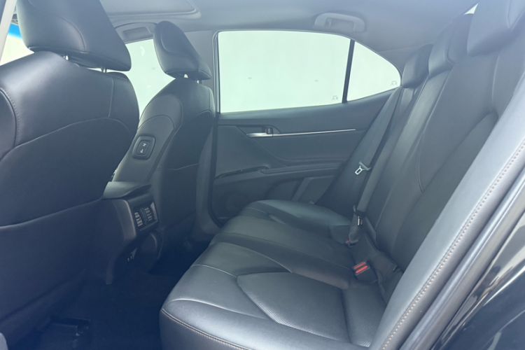 Used Toyota Camry 2018 2.0G Luxury Edition Interior 1