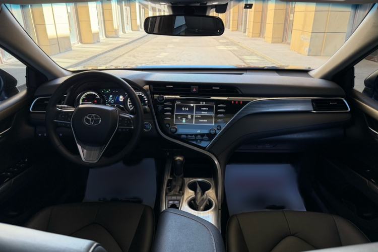 Used Toyota Camry 2018 Dual-Engine 2.5 HG Luxury Edition Interior 1