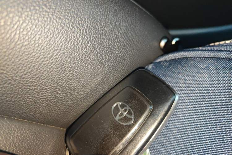 Used Toyota Camry 2018 2.0G Luxury Edition Interior 1