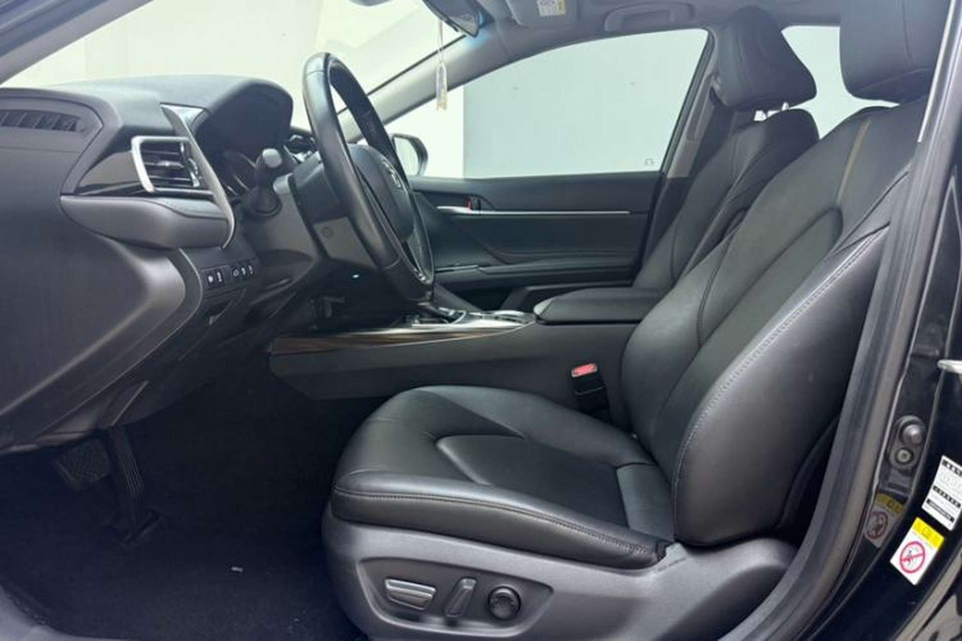 Used Toyota Camry 2018 2.0G Luxury Edition Interior 2