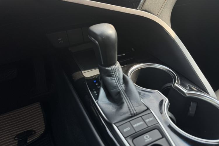 Used Toyota Camry 2018 2.0S FENGSHANG Edition Interior 2