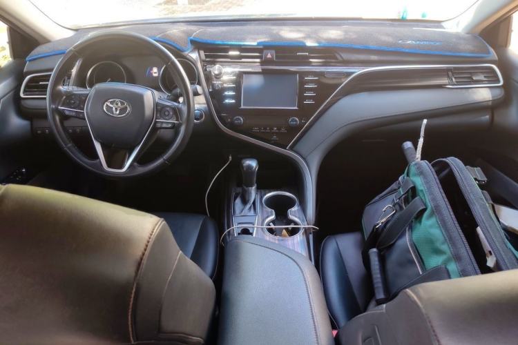 Used Toyota Camry 2018 2.0G Luxury Edition Interior 2