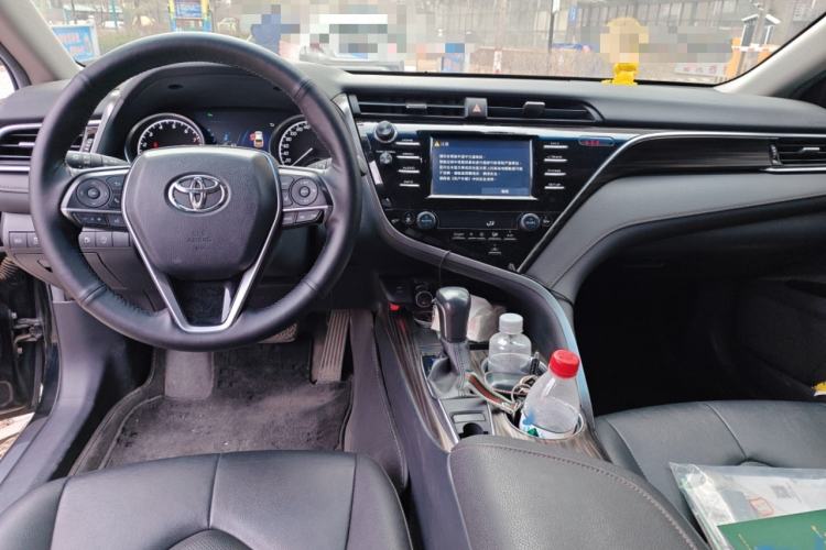 Used Toyota Camry 2018 2.0G Luxury Edition Interior 2