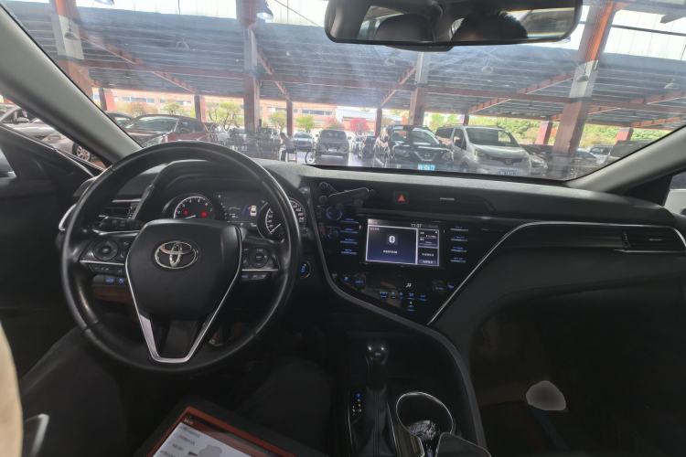 Used Toyota Camry 2018 2.0G Luxury Edition Interior 2