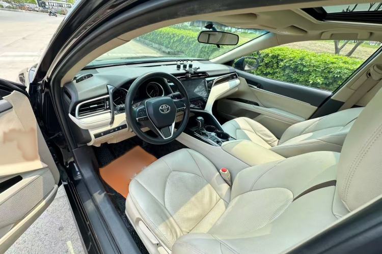 Used Toyota Camry 2018 2.0E Elite Edition Interior 2