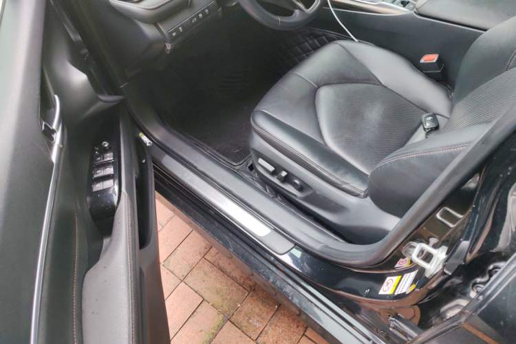 Used Toyota Camry 2018 2.5G Luxury Edition Interior 3