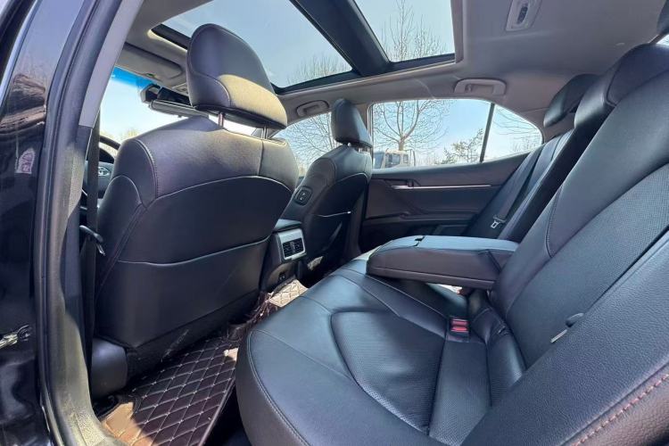 Used Toyota Camry 2018 Dual-Engine 2.5 HG Luxury Edition Interior 3