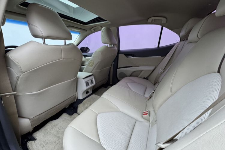 Used Toyota Camry 2018 2.0E Leading Edition Interior 3