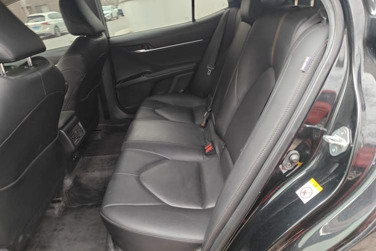 Used Toyota Camry 2018 2.0G Luxury Edition Interior 4