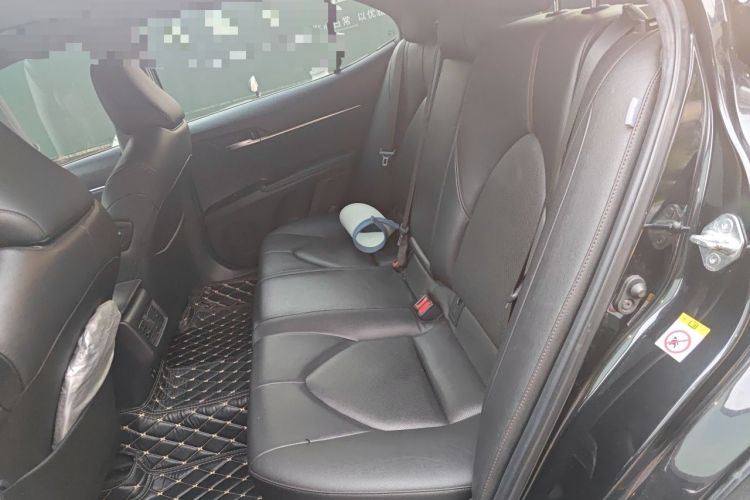 Used Toyota Camry 2018 2.0G Luxury Edition Interior 4