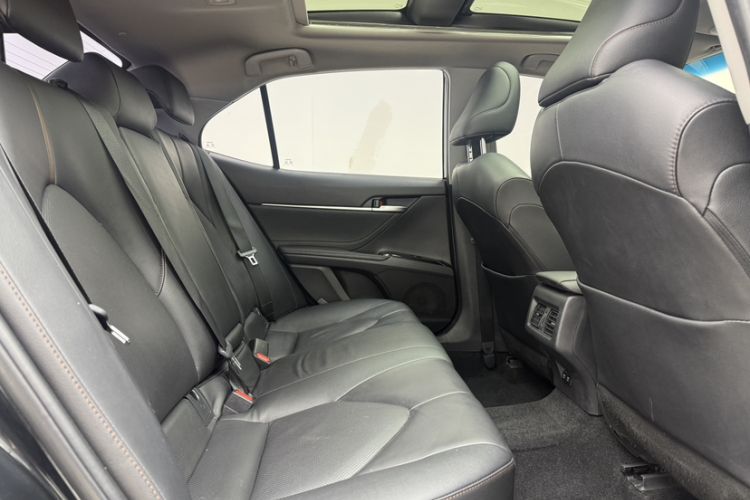 Used Toyota Camry 2018 2.5G Luxury Edition Interior 5