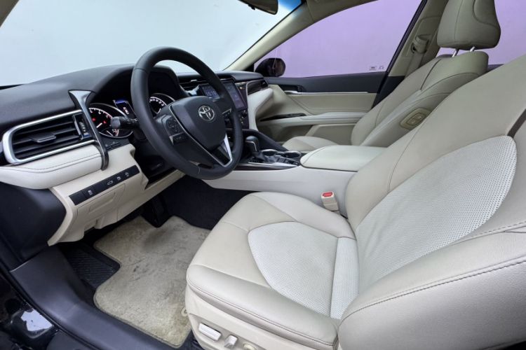 Used Toyota Camry 2018 2.0E Leading Edition Interior 5
