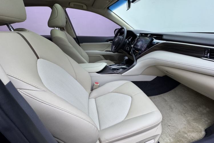 Used Toyota Camry 2018 2.0E Leading Edition Interior 6