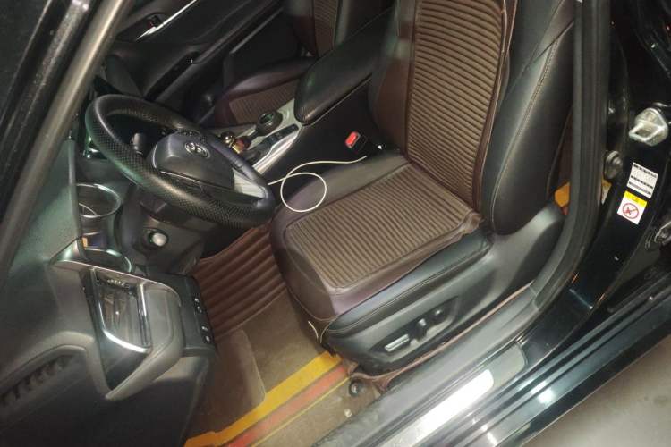 Used Toyota Camry 2018 Dual-Engine 2.5 HG Luxury Edition Left Front Seat