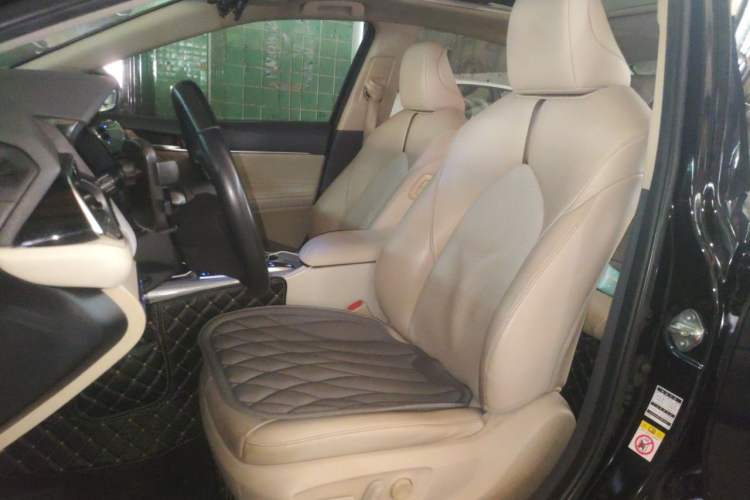 Used Toyota Camry 2018 Dual-Engine 2.5 HG Luxury Edition Left Front Seat