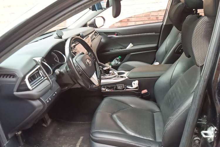 Used Toyota Camry 2018 Dual-Engine 2.5 HG Luxury Edition Left Front Seat