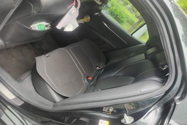 Used Toyota Camry 2018 2.5G Luxury Edition Left Rear Seat