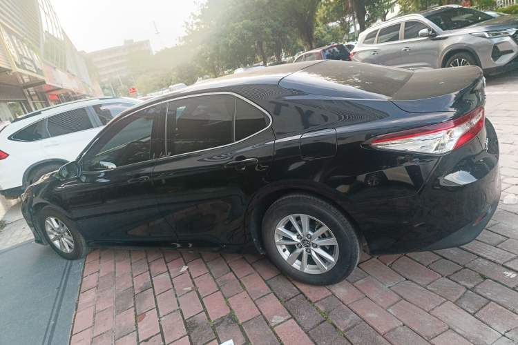 Used Toyota Camry 2018 2.0E Leading Edition Left Side