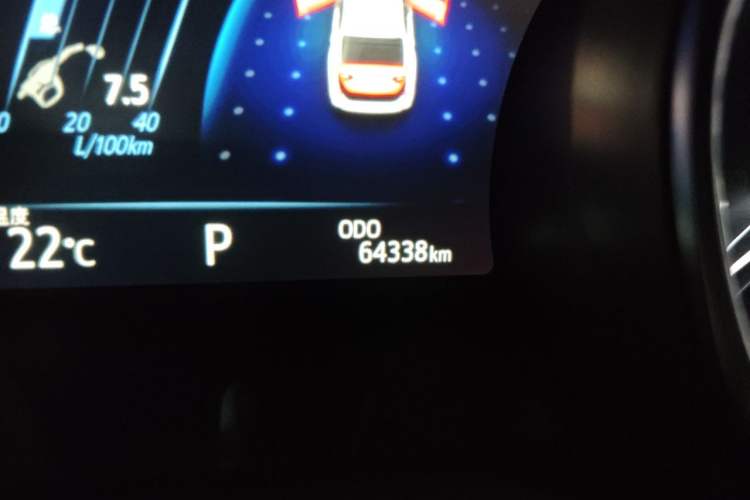 Used Toyota Camry 2018 2.5G Luxury Edition Odometer Close Up