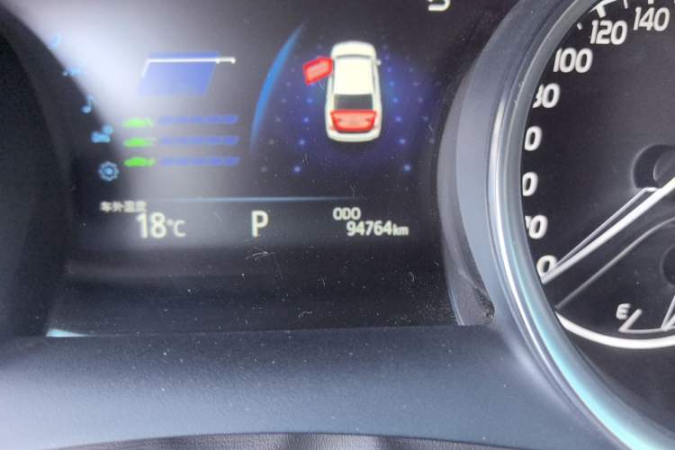 Used Toyota Camry 2018 Dual-Engine 2.5 HG Luxury Edition Odometer Close Up