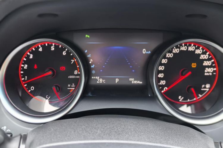 Used Toyota Camry 2018 2.5S Fēngshàng Edition Odometer Close Up