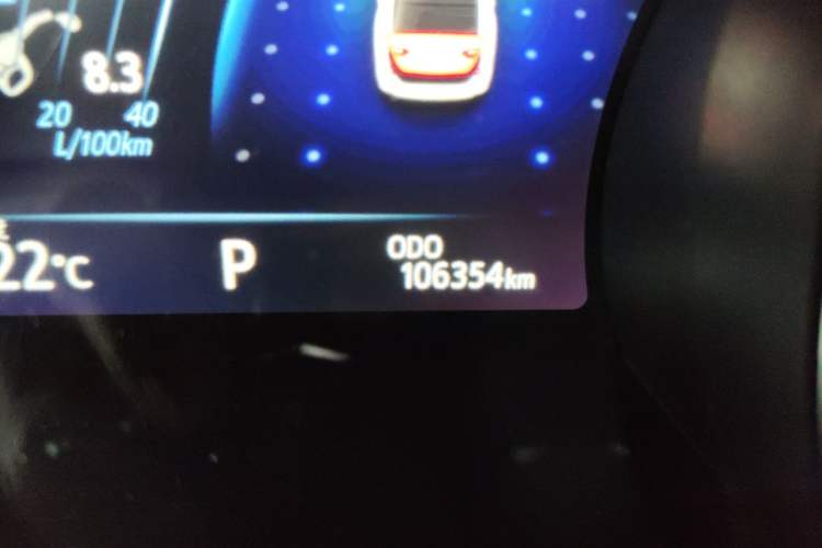Used Toyota Camry 2018 2.5G Luxury Edition Odometer Close Up