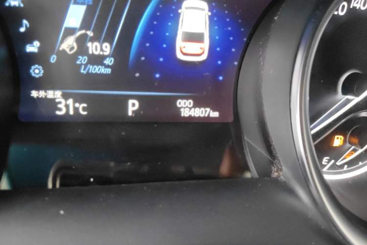Used Toyota Camry 2018 2.5G Luxury Edition Odometer Close Up