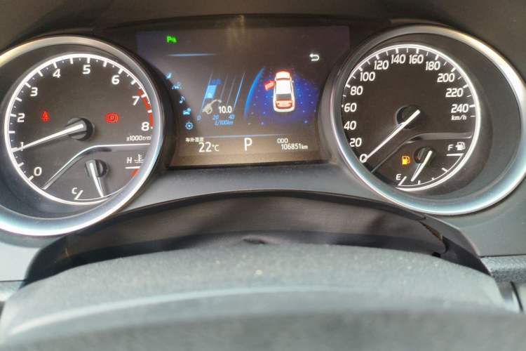Used Toyota Camry 2018 2.5G Luxury Edition Odometer Close Up