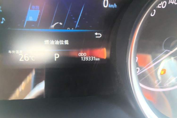 Used Toyota Camry 2018 2.0G Luxury Edition Odometer Close Up