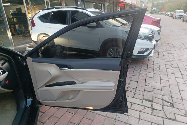 Used Toyota Camry 2018 2.0E Leading Edition Right Front Door Interior