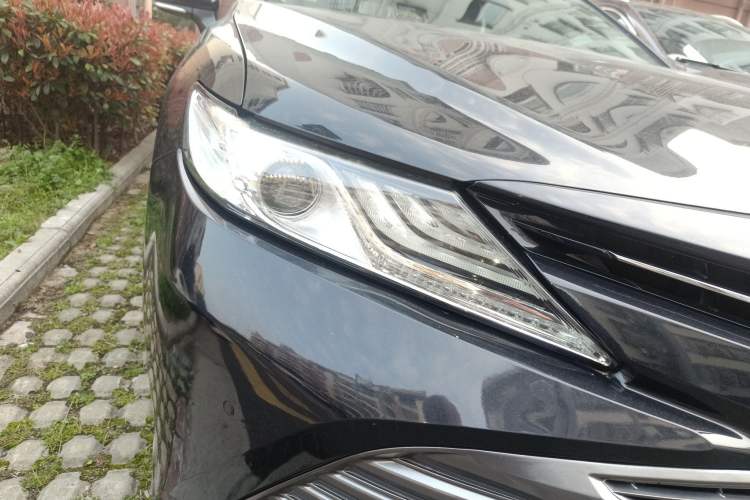 Used Toyota Camry 2018 2.5G Luxury Edition Right Front Headlight