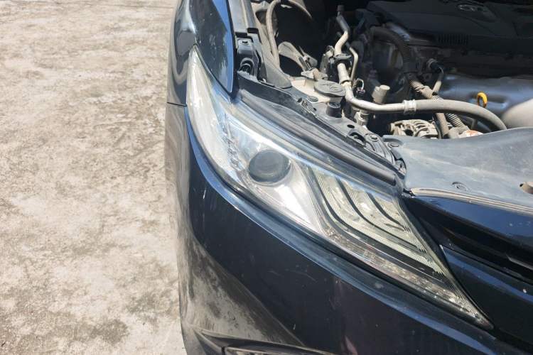 Used Toyota Camry 2018 2.0G Luxury Edition Right Front Headlight
