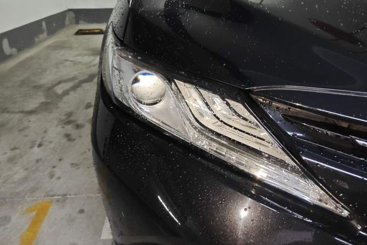 Used Toyota Camry 2018 2.0G Luxury Edition Right Front Headlight
