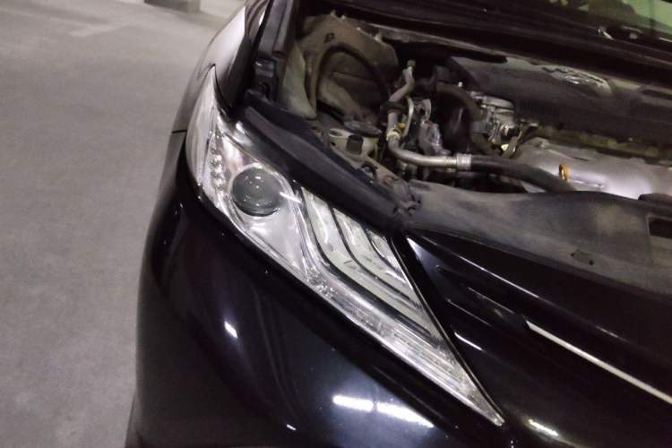 Used Toyota Camry 2018 2.0G Luxury Edition Right Front Headlight