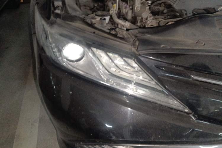Used Toyota Camry 2018 2.5G Luxury Edition Right Front Headlight