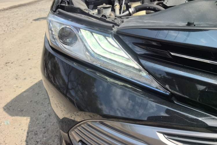Used Toyota Camry 2018 Dual-Engine 2.5 HG Luxury Edition Right Front Headlight
