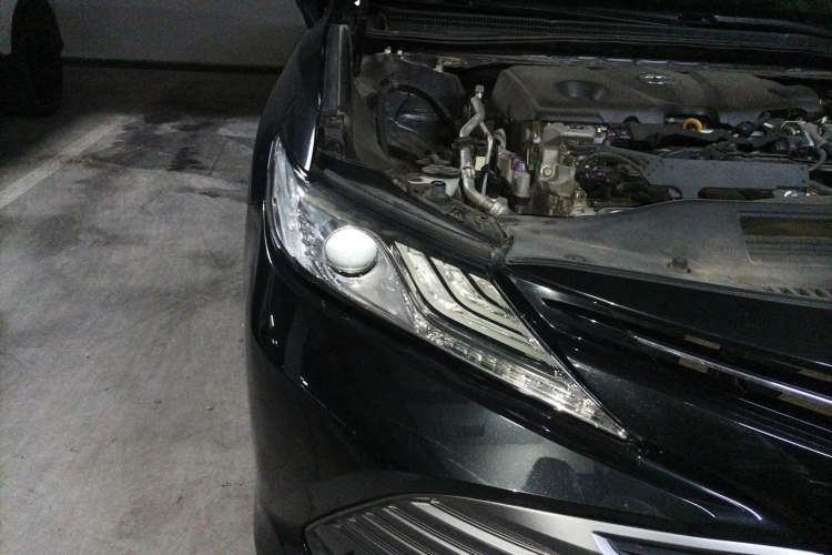 Used Toyota Camry 2018 2.5G Luxury Edition Right Front Headlight