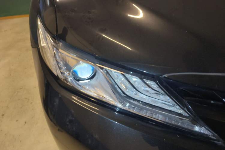 Used Toyota Camry 2018 2.0G Luxury Edition Right Front Headlight