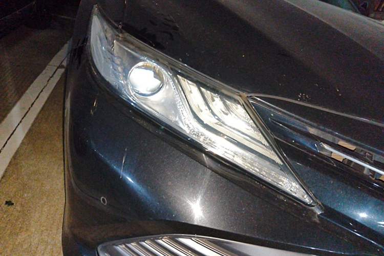 Used Toyota Camry 2018 2.5G Luxury Edition Right Front Headlight