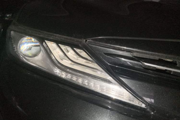 Used Toyota Camry 2018 2.5G Luxury Edition Right Front Headlight