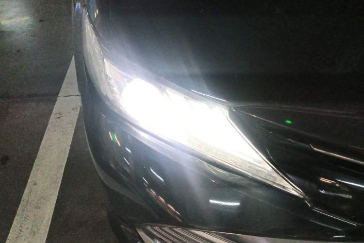 Used Toyota Camry 2018 2.0G Luxury Edition Right Front Headlight