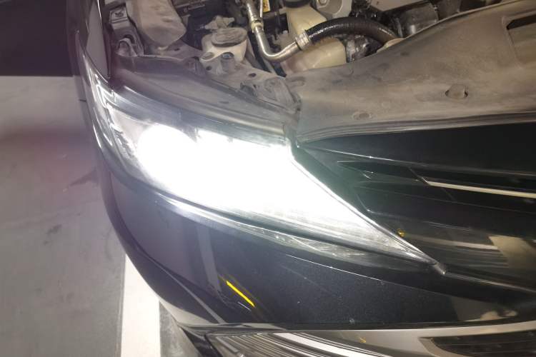 Used Toyota Camry 2018 Dual-Engine 2.5 HG Luxury Edition Right Front Headlight