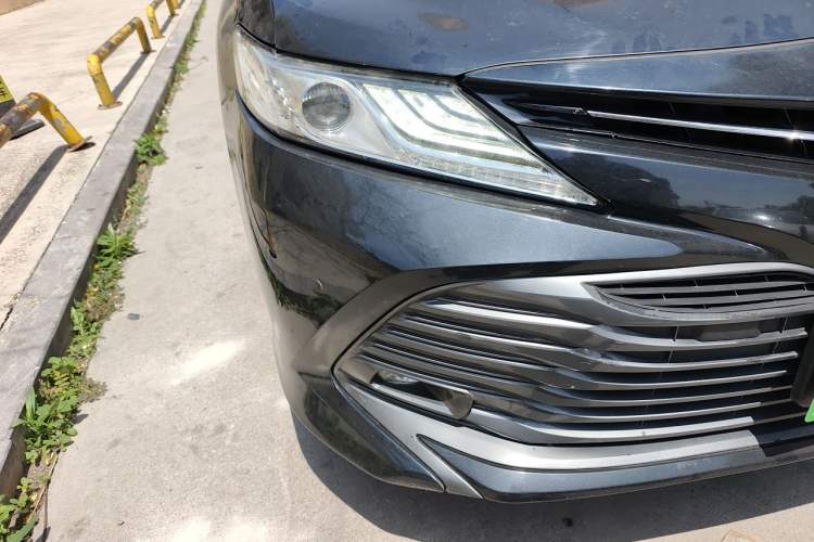 Used Toyota Camry 2018 2.5G Luxury Edition Right Front Headlight
