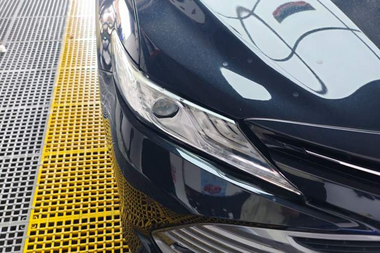 Used Toyota Camry 2018 2.5G Luxury Edition Right Front Headlight