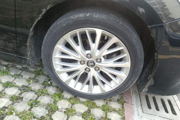 Used Toyota Camry 2018 2.5G Luxury Edition Right Front Wheel Hub