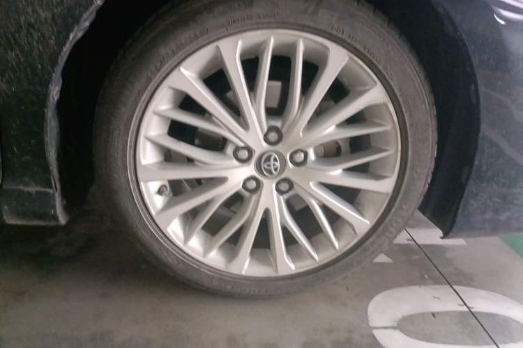 Used Toyota Camry 2018 2.5G Luxury Edition Right Front Wheel Hub
