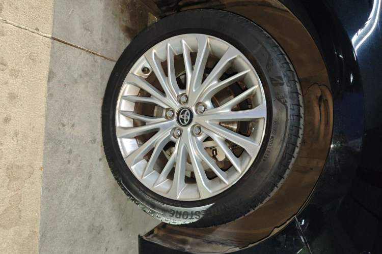 Used Toyota Camry 2018 2.5G Luxury Edition Right Front Wheel Hub