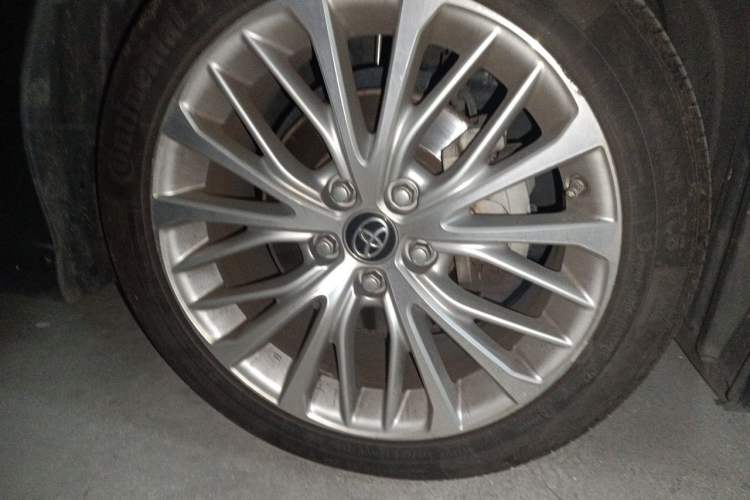 Used Toyota Camry 2018 2.5G Luxury Edition Right Front Wheel Hub