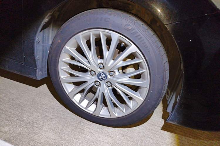 Used Toyota Camry 2018 2.5G Luxury Edition Right Front Wheel Hub